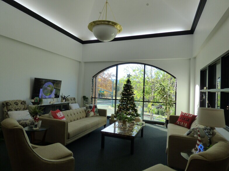 900 Main St, Pleasanton, CA for lease - Interior Photo - Image 2 of 15