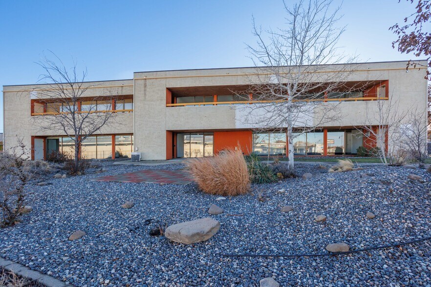 10 N Washington St, Kennewick, WA for lease - Building Photo - Image 1 of 26