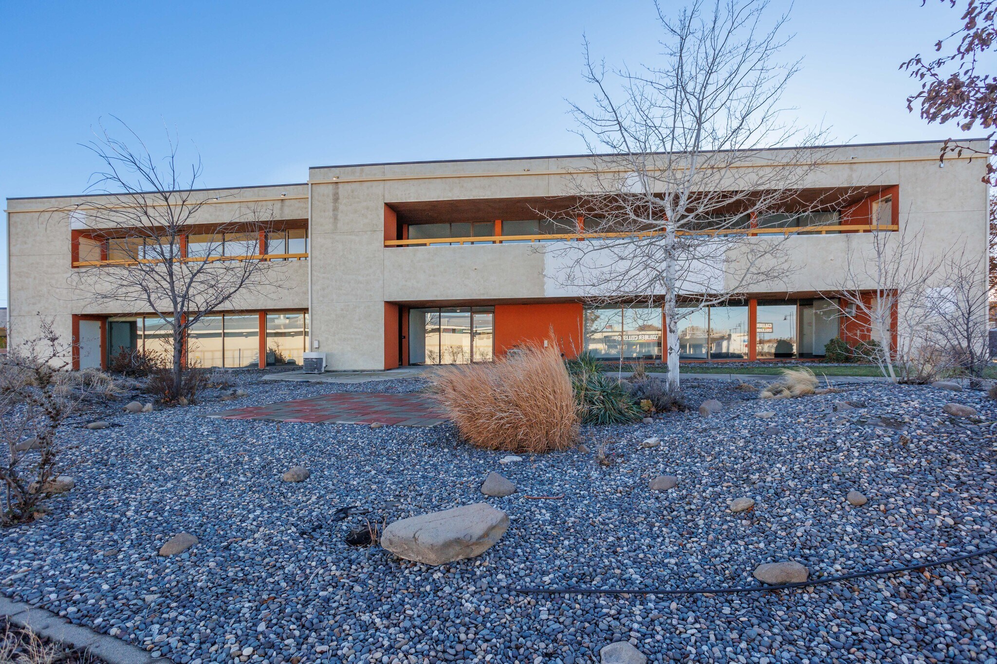 10 N Washington St, Kennewick, WA for lease Building Photo- Image 1 of 27