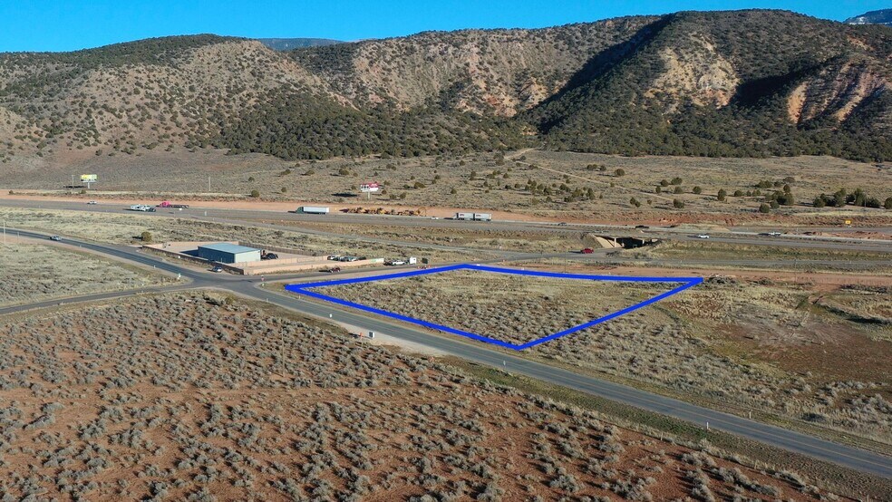 2 Acres I-15 Exit, Cedar City, UT à vendre - Photo du bâtiment - Image 3 de 25