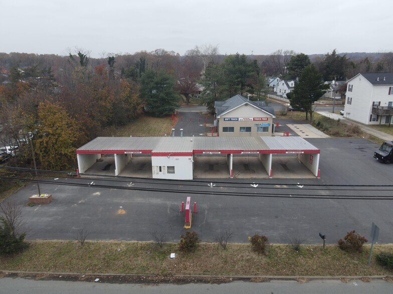 1603 Dixon St, Fredericksburg, VA à vendre - Photo du bâtiment - Image 2 de 11