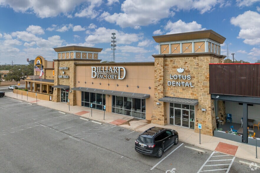 203 N Loop 1604 W, San Antonio, TX à vendre - Photo du bâtiment - Image 3 de 5