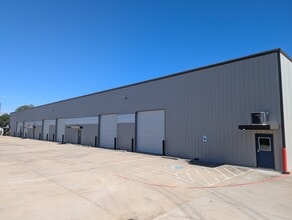 16311-16315 Dundee Rd, Cypress, TX for lease Interior Photo- Image 1 of 5