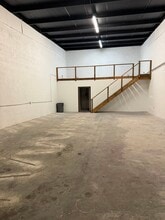 4755 Mercantile Ave, Naples, FL à louer Photo intérieure- Image 2 de 3