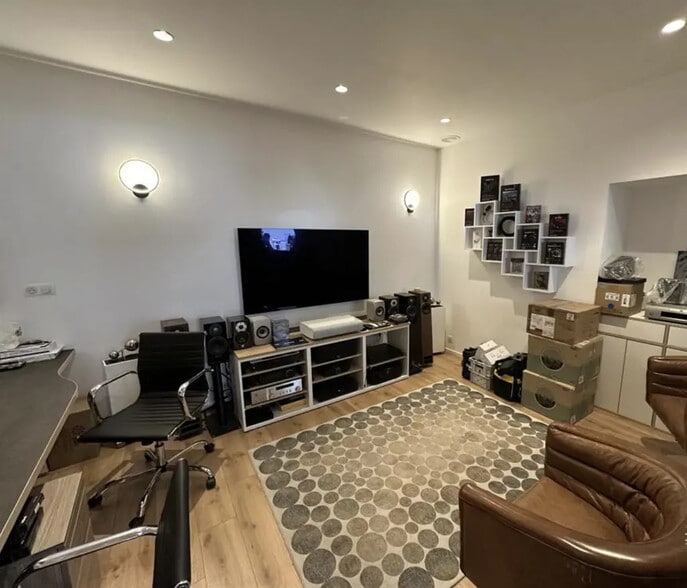 Retail in Paris for sale - Interior Photo - Image 3 of 4