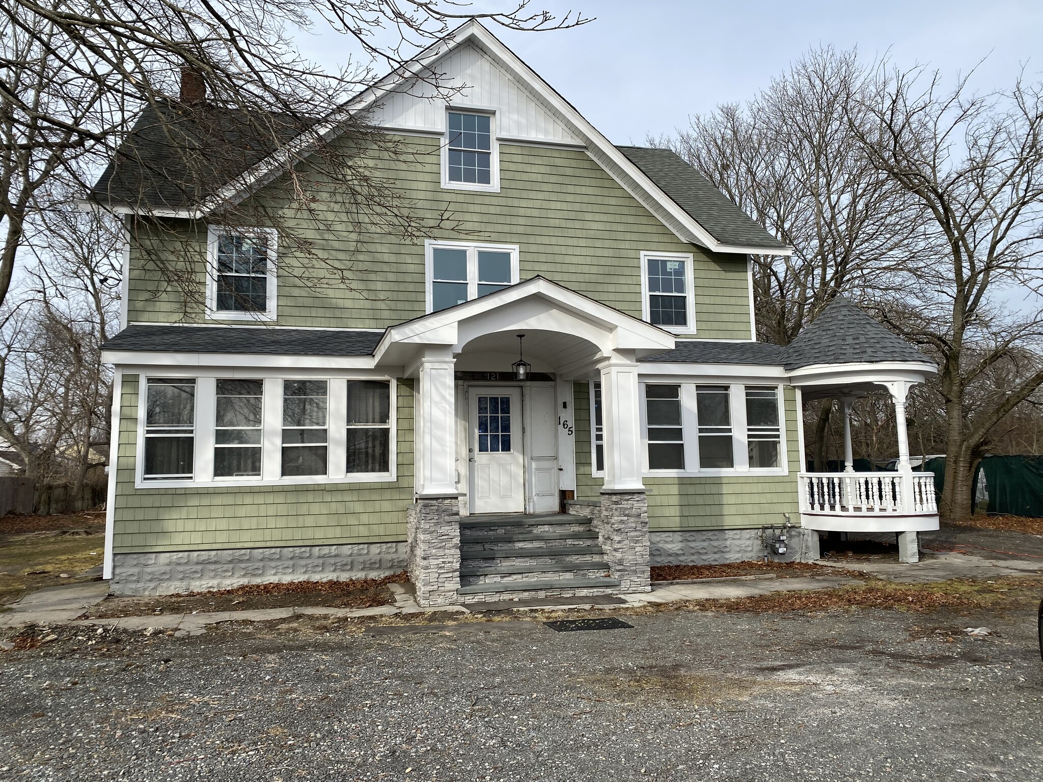 165 Montauk Hwy, Blue Point, NY for sale Primary Photo- Image 1 of 28