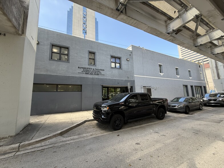 16 SW 1st Ave, Miami, FL for sale - Building Photo - Image 1 of 18