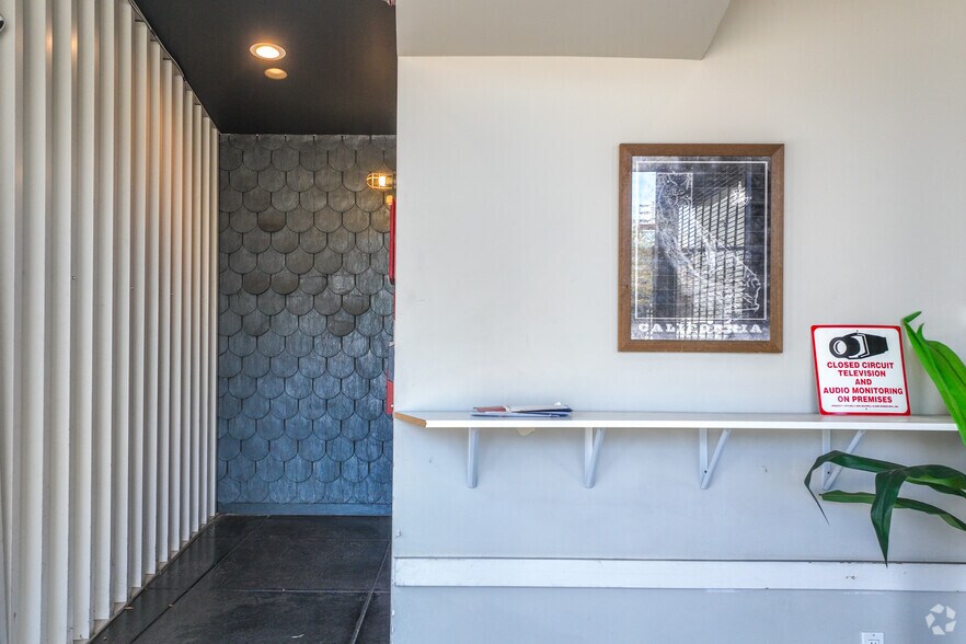 330 2nd St, Oakland, CA à louer - Photo du bâtiment - Image 3 de 6