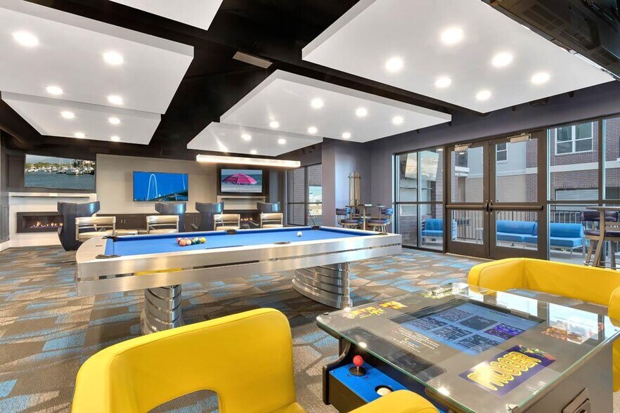 13650 E Colfax Ave, Aurora, CO à louer - Photo du bâtiment - Image 2 de 23