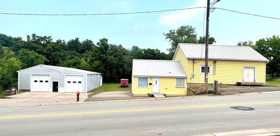 Menomonie Portfolio portfolio of 2 properties for sale on LoopNet.ca - Building Photo - Image 1 of 38