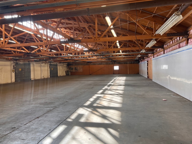2300 E Curry St, Long Beach, CA for lease - Interior Photo - Image 1 of 17