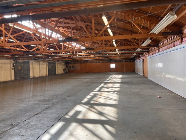 Plus de détails pour 2300 E Curry St, Long Beach, CA - Industriel à louer