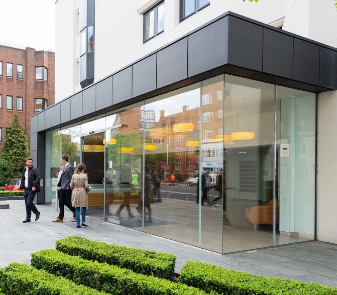 161 Hammersmith Rd, Londres à louer - Photo du bâtiment - Image 2 de 13