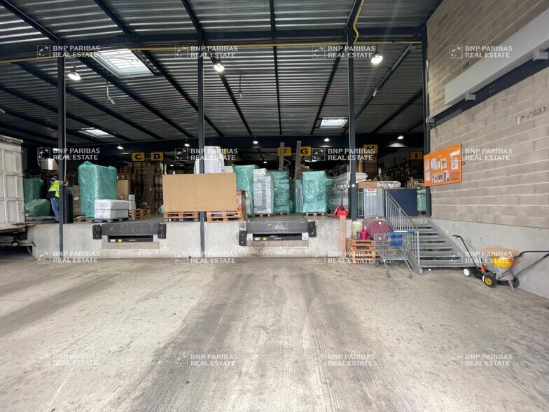 Industrial in Flévy for lease - Building Photo - Image 3 of 20