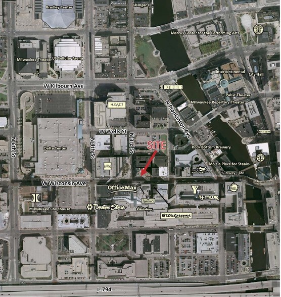 230-234 W Wisconsin Ave, Milwaukee, WI à louer - Aérien - Image 3 de 3