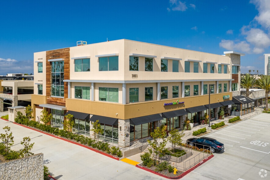 2043 Westcliff Dr, Newport Beach, CA for lease - Building Photo - Image 1 of 11