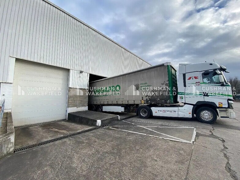 Industriel dans Strasbourg à louer - Photo du bâtiment - Image 2 de 9