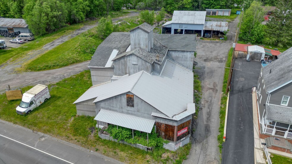 287 Chestnut St, Liberty, NY à vendre - Photo du bâtiment - Image 2 de 14