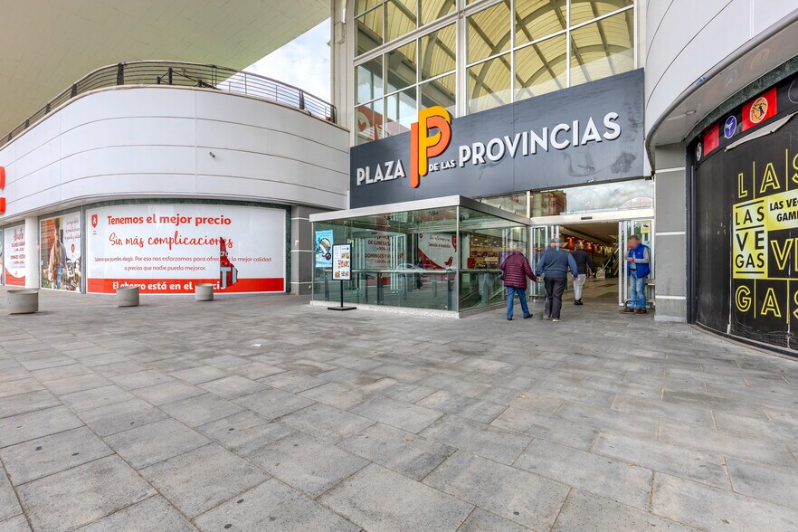 Avenida Provincias, 18, Fuenlabrada, Madrid à vendre - Photo du bâtiment - Image 3 de 4