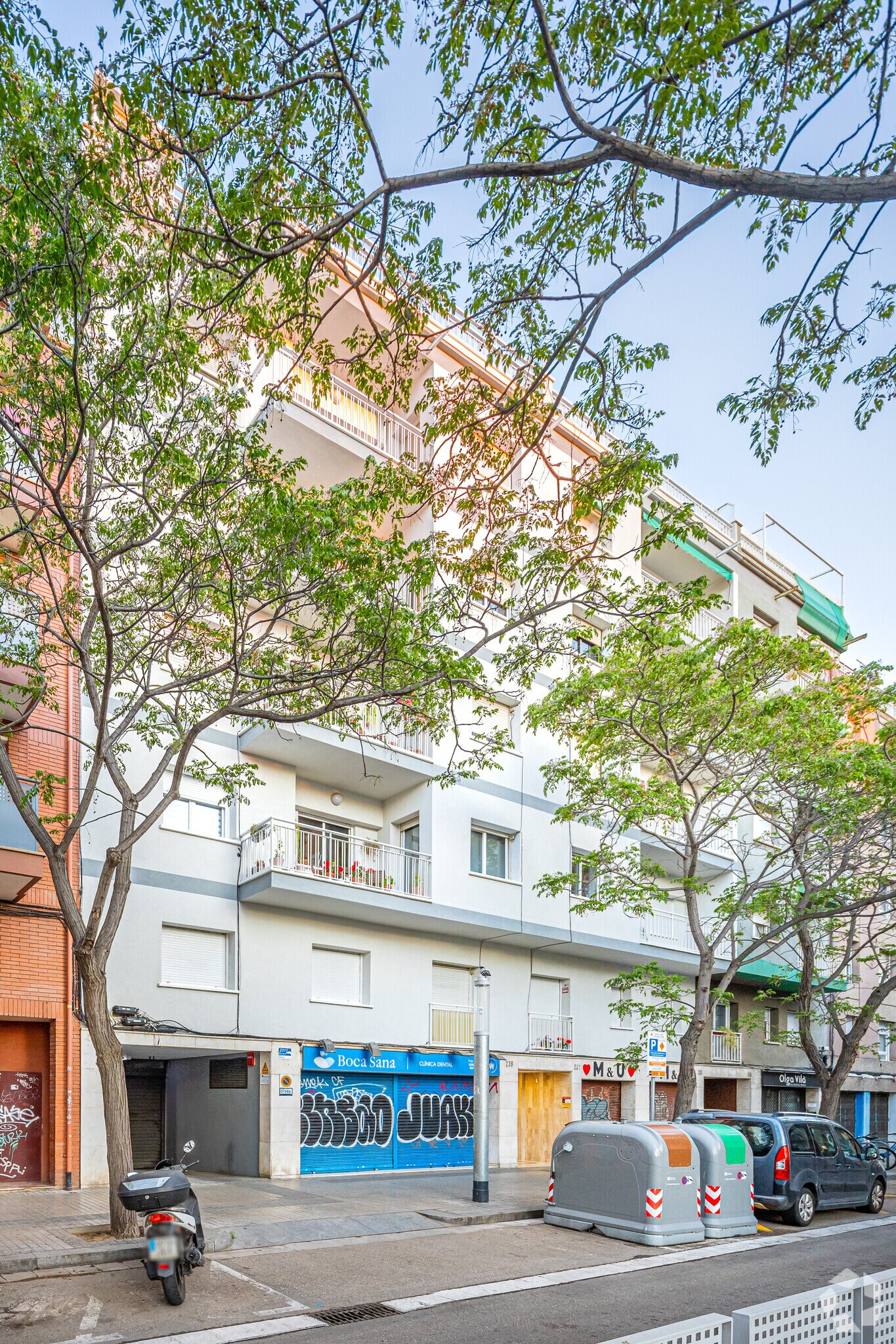 Multifamily in Barcelona, Barcelona for sale Primary Photo- Image 1 of 3