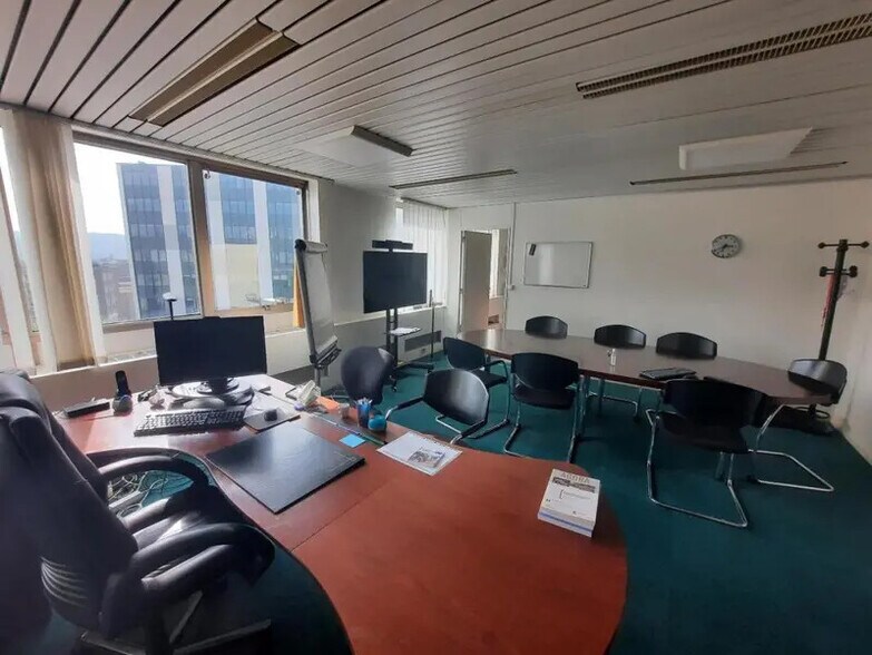 Office in Rouen for lease - Interior Photo - Image 3 of 14