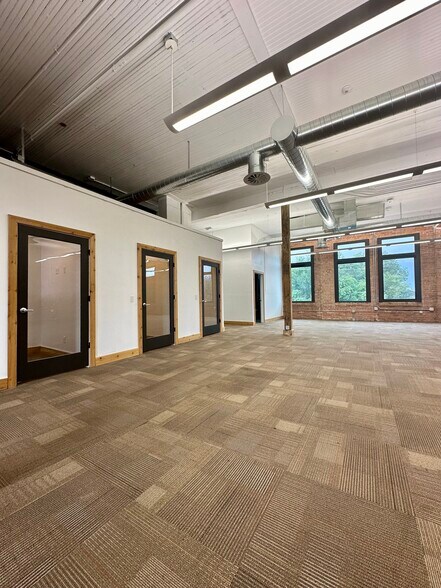 244 W 300 N, Salt Lake City, UT for lease - Interior Photo - Image 3 of 17