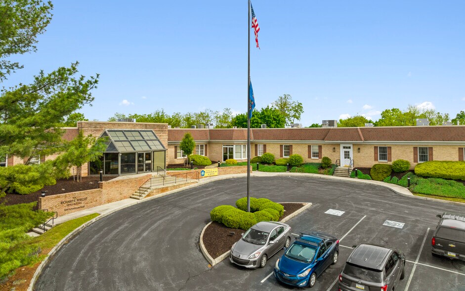 3240 Schoolhouse Rd, Middletown, PA à vendre - Photo du bâtiment - Image 2 de 10