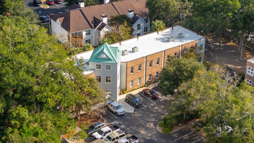 268 W Coleman Blvd, Mount Pleasant, SC à louer - Photo du bâtiment - Image 3 de 6