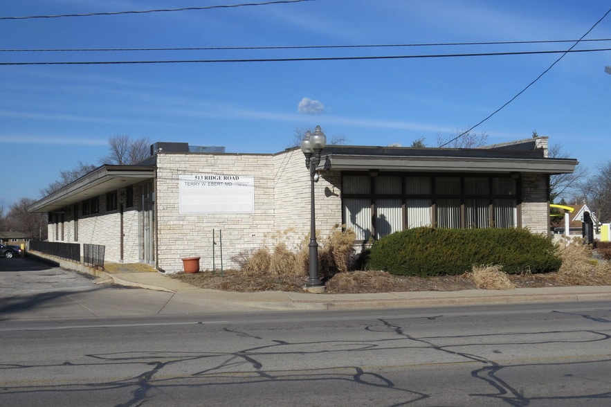 513 Ridge Rd, Munster, IN à louer - Photo du bâtiment - Image 2 de 26