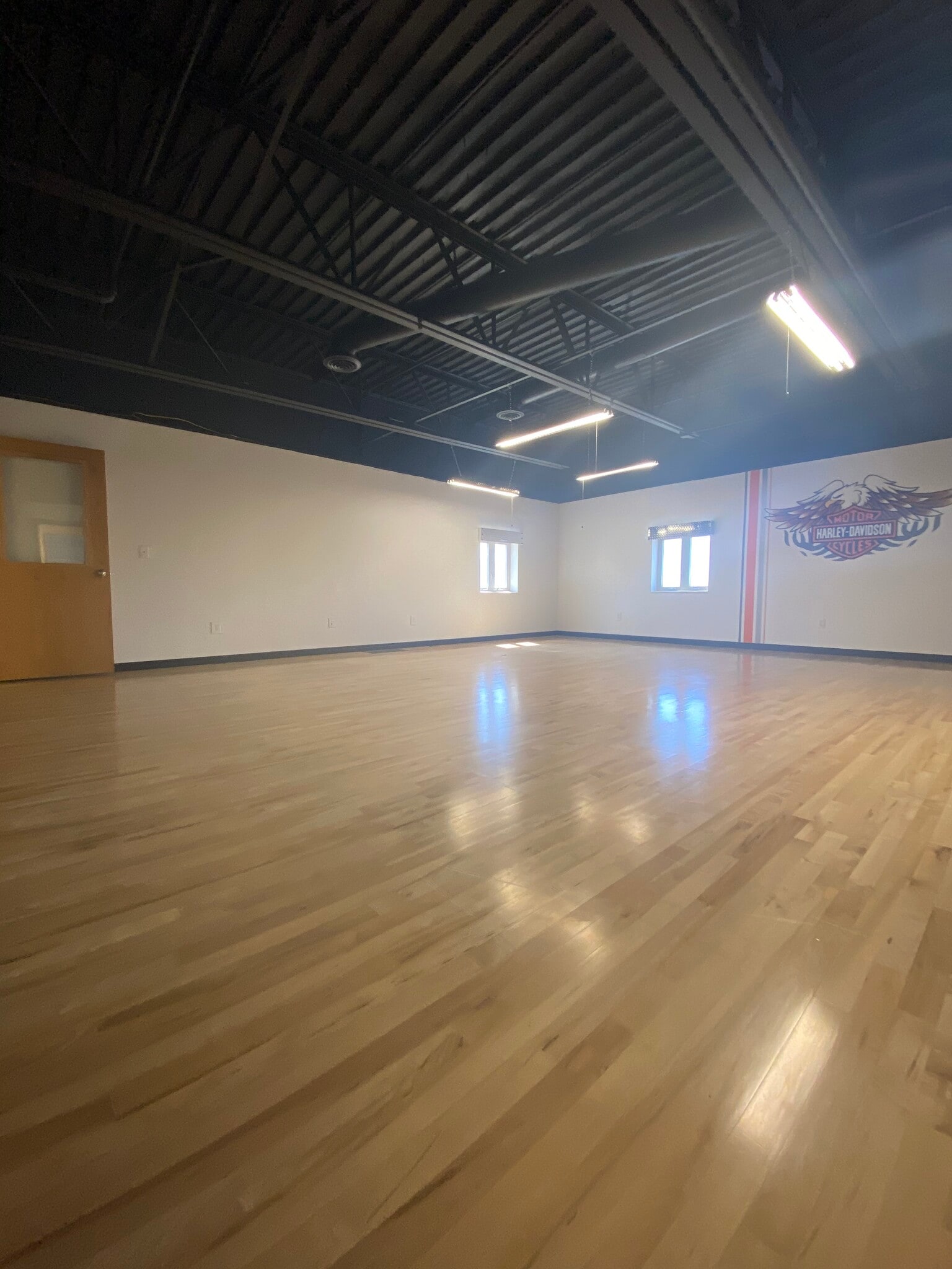 122 N 1800 W, Lindon, UT for lease Interior Photo- Image 1 of 4