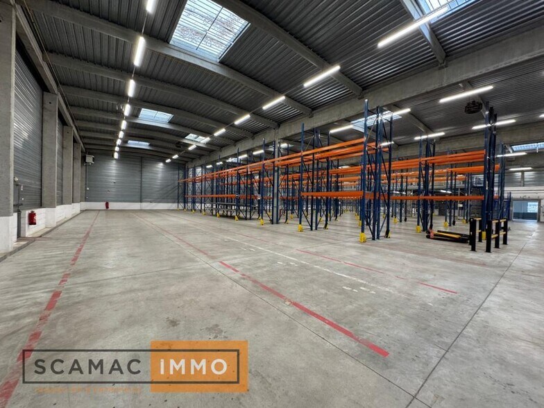 Industrial in Lisses for lease - Interior Photo - Image 2 of 6