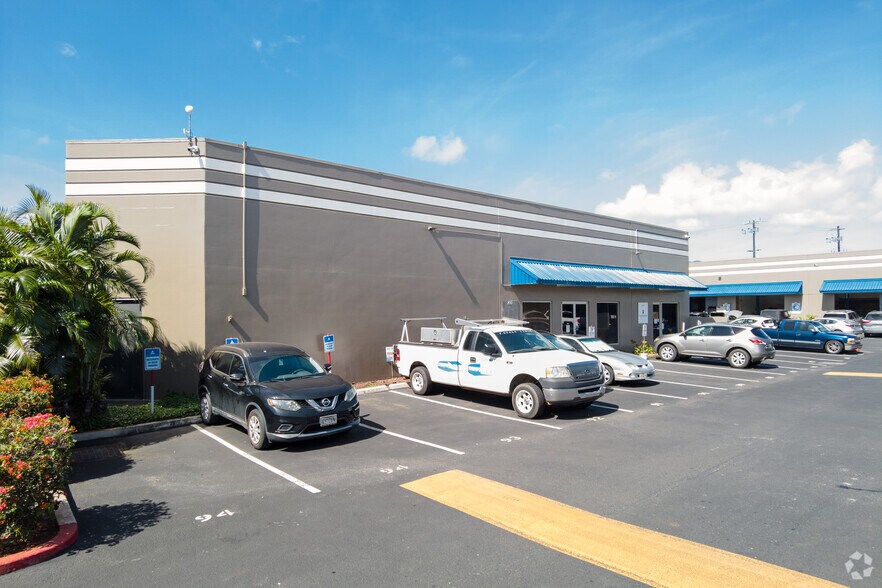 94-547 Ukee St, Waipahu, HI à louer - Photo du bâtiment - Image 3 de 4