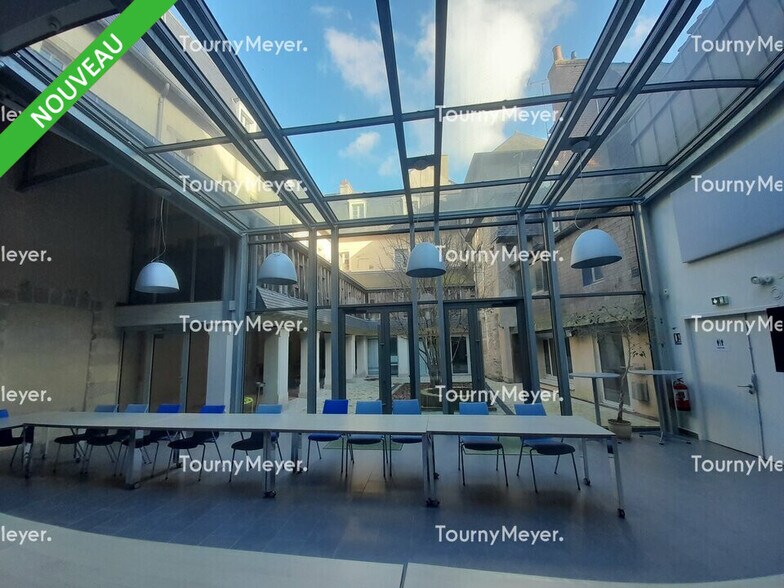 Bureau dans Rennes à vendre - Photo du bâtiment - Image 2 de 4