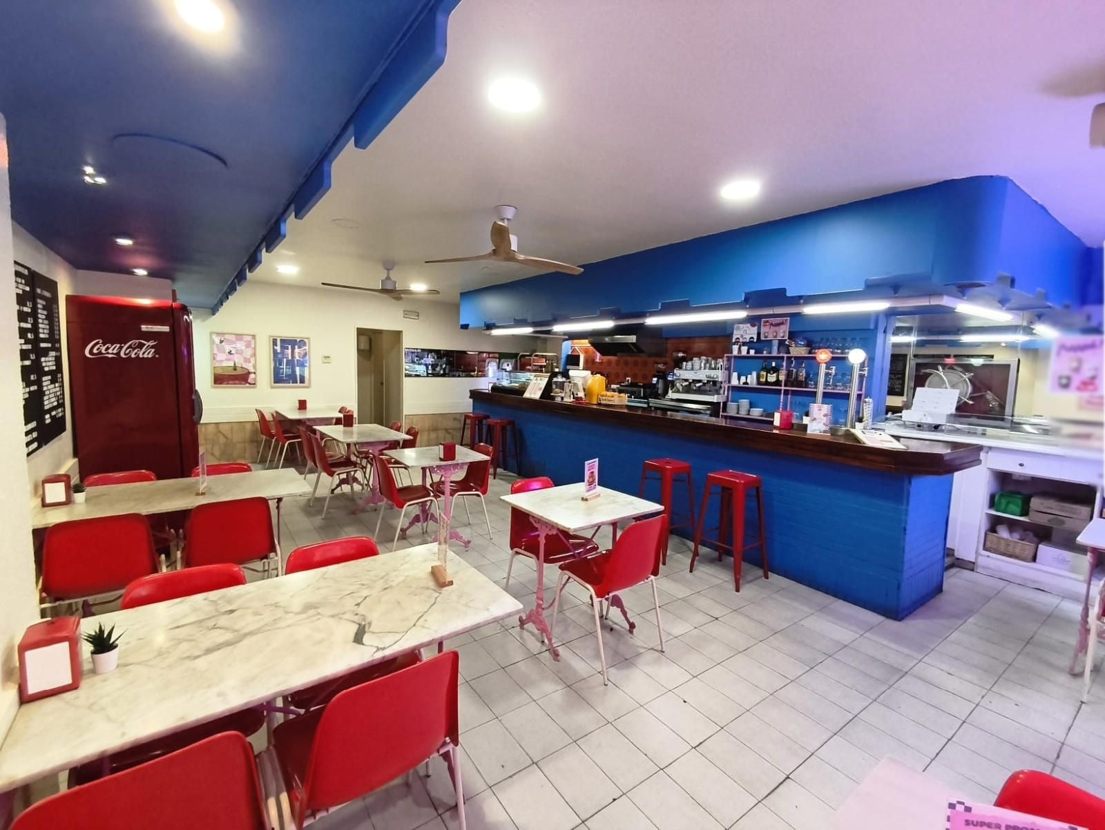 Retail in Barcelona, Barcelona for lease Primary Photo- Image 1 of 2