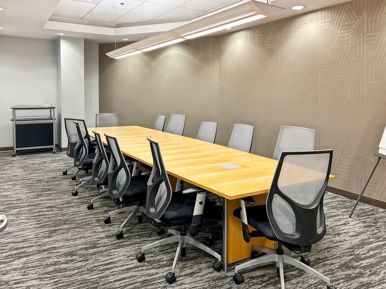 1024 Iron Point Rd, Folsom, CA à louer - Photo intérieure - Image 2 de 22