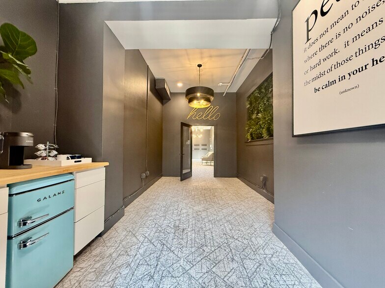 675 Seminole Ave NE, Atlanta, GA à louer - Photo du bâtiment - Image 3 de 31