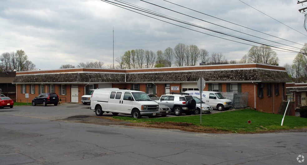 9230-9232 Warren St, Silver Spring, MD à louer - Photo du bâtiment - Image 2 de 3