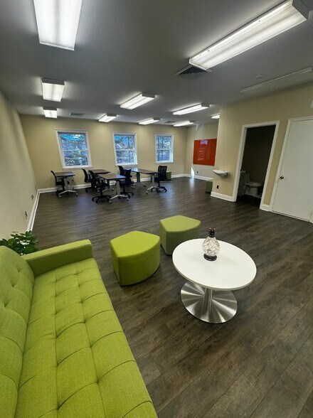 7521-7533 Presidential Ln, Manassas, VA à vendre - Photo du bâtiment - Image 2 de 12