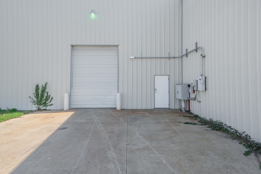 8914 Green Valley Dr, Manhattan, KS à vendre - Photo du bâtiment - Image 3 de 14