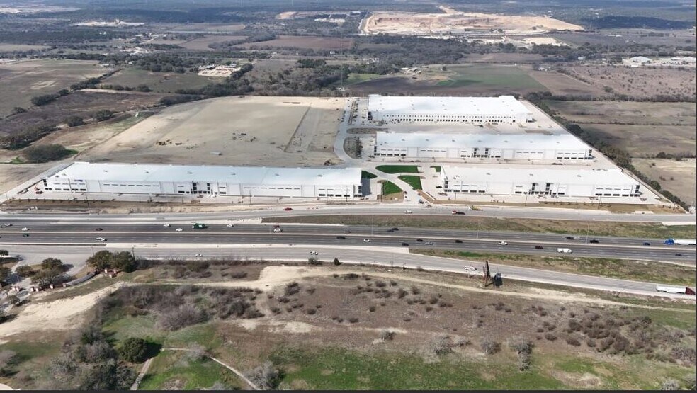 22867 IH-35, Schertz, TX à vendre - Photo du bâtiment - Image 2 de 13