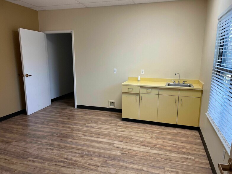 9895 W Remington Pl, Littleton, CO for lease - Interior Photo - Image 3 of 6