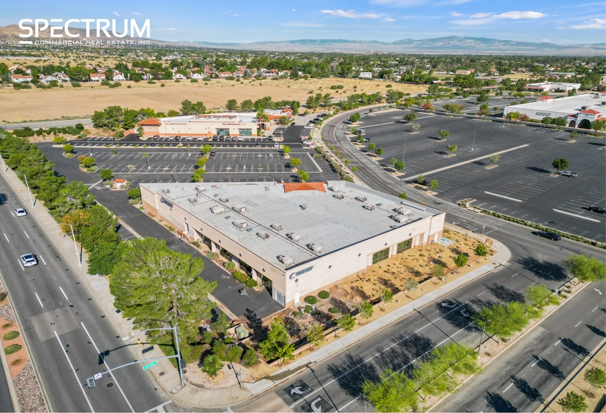 1335 Rancho Vista Blvd, Palmdale, CA for lease - Building Photo - Image 2 of 10