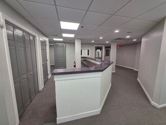 Plus de détails pour 705-709 Milford Rd, Merrimack, NH - Commerce de détail à louer