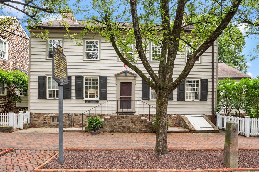 111 S State St, Newtown, PA for lease - Building Photo - Image 2 of 23