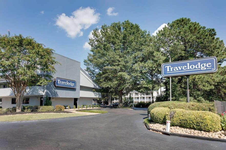 2471 Old National Pky, College Park, GA for sale - Building Photo - Image 3 of 18