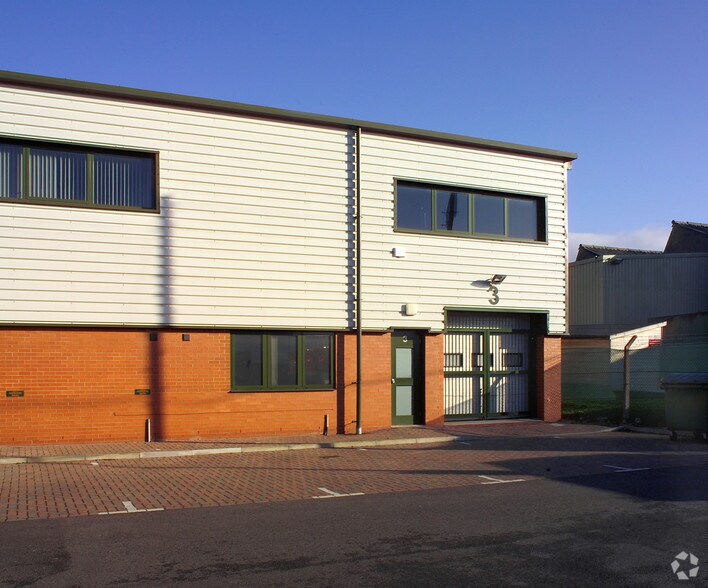 Range Rd, Witney à louer - Photo du bâtiment - Image 2 de 2