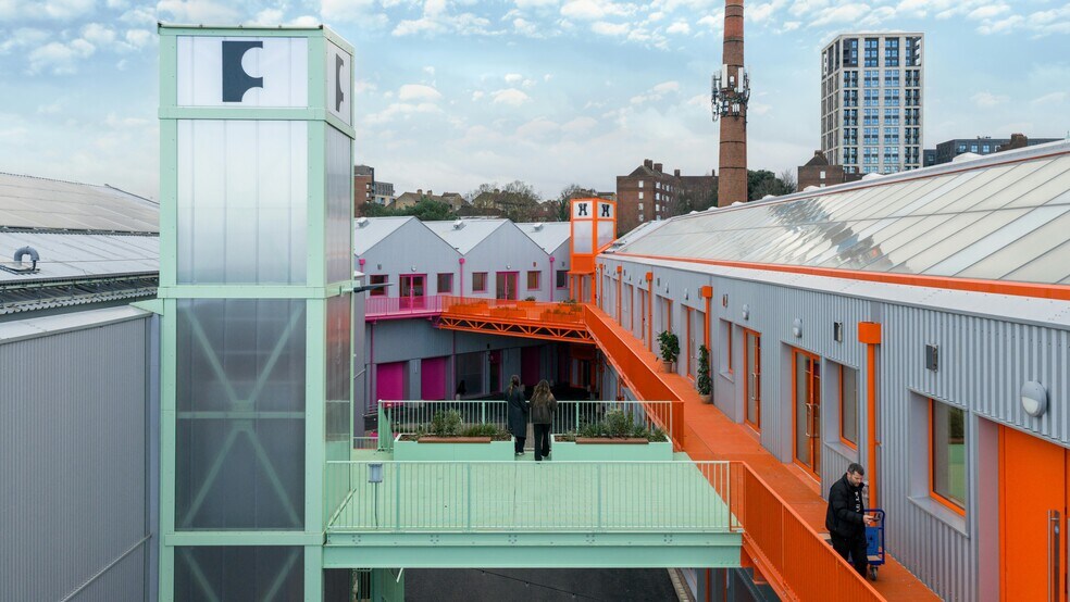 108 Vale Rd, Londres à louer - Photo du bâtiment - Image 3 de 110