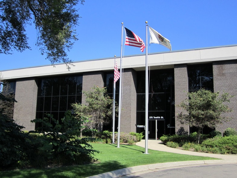 275 12th St, Wheeling, IL for lease - Primary Photo - Image 1 of 2