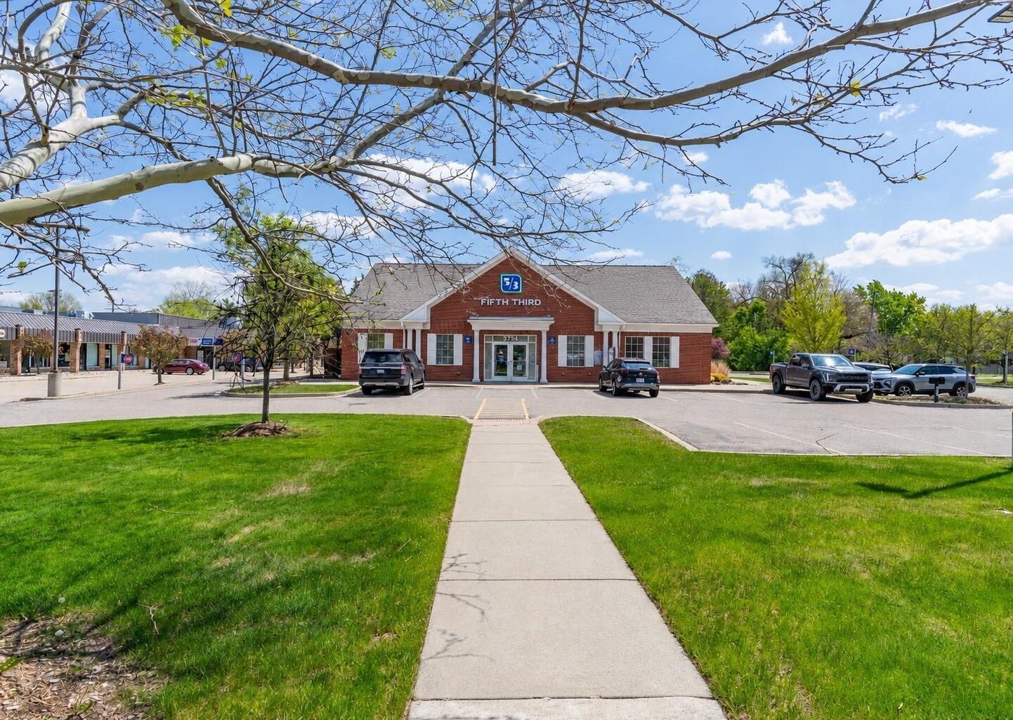 3754 Rochester Rd, Troy, MI for lease Building Photo- Image 1 of 8
