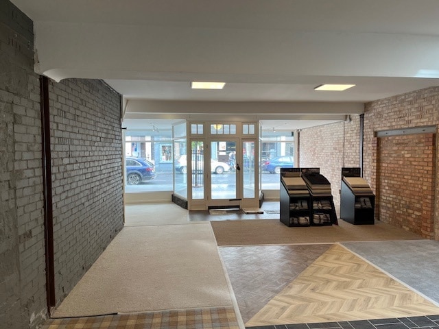 89 Connaught Av, Frinton On Sea for lease Interior Photo- Image 1 of 2